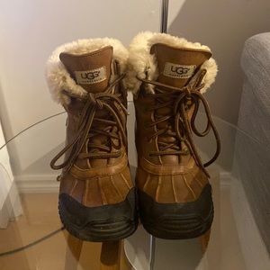 Women UGG boots size 8US